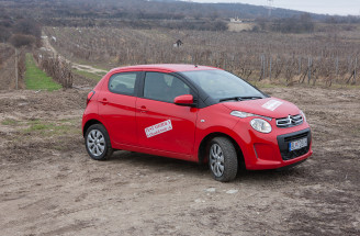 Ženský pohľad na: Citroën C1 VTi 72 – „Červená čiapočka“ v meste